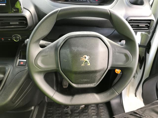 2021 Peugeot Partner L2 950 1.5BLUE HDI 100PS PROFESSIONAL EURO 6 (NV70LJY) Image 18