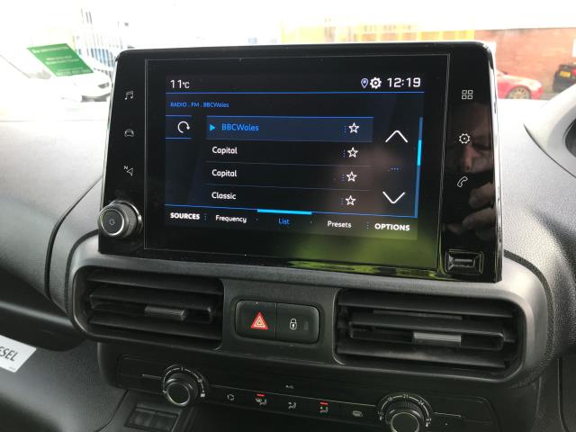 2021 Peugeot Partner L2 950 1.5BLUE HDI 100PS PROFESSIONAL EURO 6 (NV70LJY) Image 16