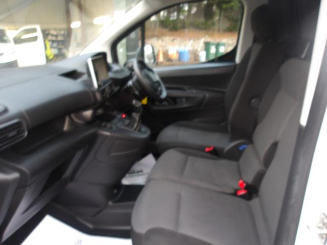 2021 Peugeot Partner 1000 1.5 Bluehdi 100 Professional Van (NV70NFP) Image 13