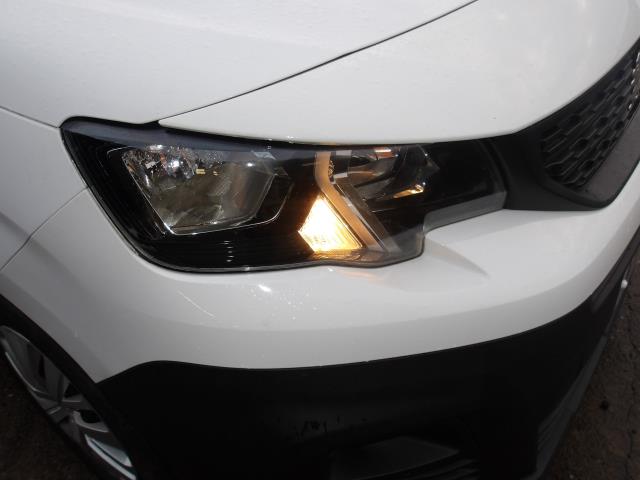 2021 Peugeot Partner 1000 1.5 Bluehdi 100 Professional Van (NV70NFP) Image 12