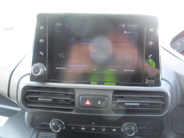2021 Peugeot Partner 1000 1.5 Bluehdi 100 Professional Van (NV70NFT) Image 21