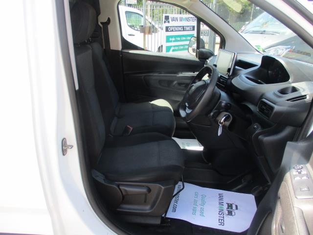 2021 Peugeot Partner 1000 1.5 Bluehdi 100 Professional Van (NV70NFT) Image 12