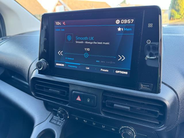 2021 Peugeot Partner 1000 1.5 Bluehdi 100 Professional Van Euro 6 (NV70NHA) Image 23