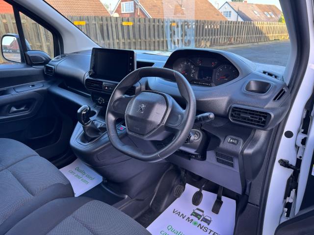 2021 Peugeot Partner 1000 1.5 Bluehdi 100 Professional Van Euro 6 (NV70NHA) Image 14