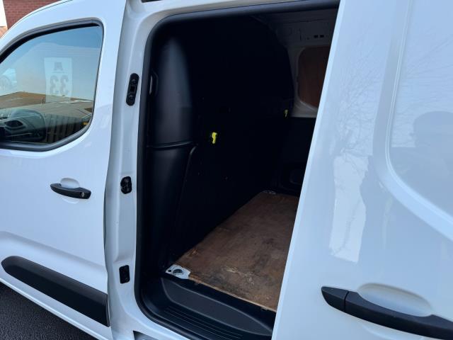 2021 Peugeot Partner 1000 1.5 Bluehdi 100 Professional Van Euro 6 (NV70NHA) Image 38