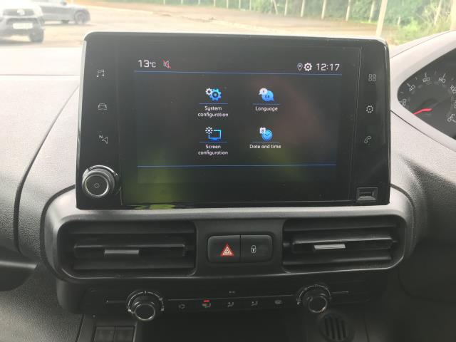 2021 Peugeot Partner 1000 1.5 Bluehdi 100 Professional Van (NV70OHF) Image 24