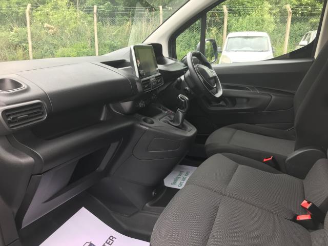 2021 Peugeot Partner 1000 1.5 Bluehdi 100 Professional Van (NV70OHF) Image 20