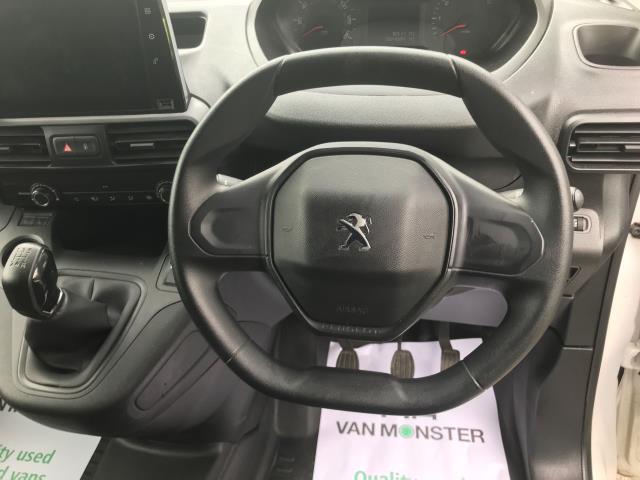2021 Peugeot Partner 1000 1.5 Bluehdi 100 Professional Van (NV70OHF) Image 21