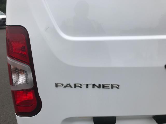 2021 Peugeot Partner 1000 1.5 Bluehdi 100 Professional Van (NV70OHF) Image 16