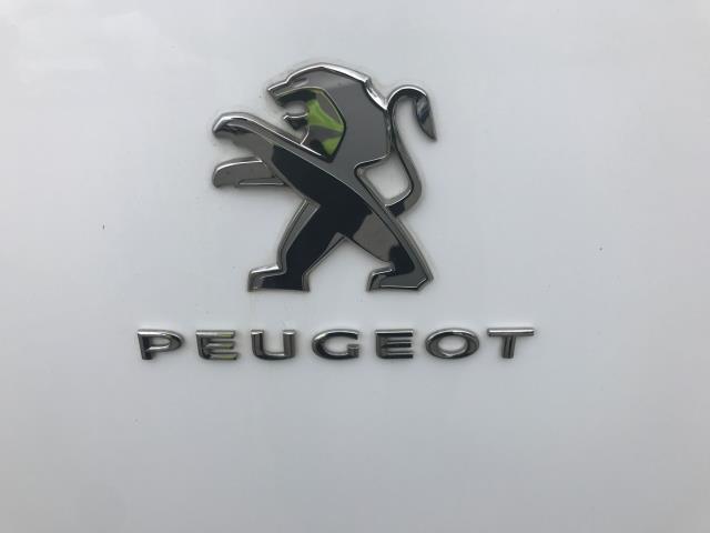 2021 Peugeot Partner 1000 1.5 Bluehdi 100 Professional Van (NV70OHF) Image 18
