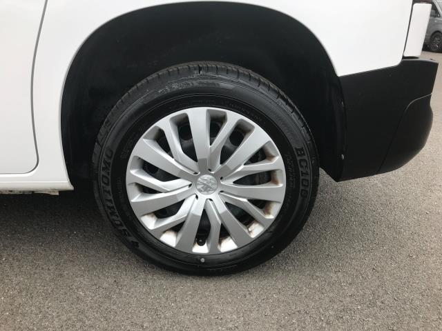 2021 Peugeot Partner 1000 1.5 Bluehdi 100 Professional Van (NV70OHF) Image 14