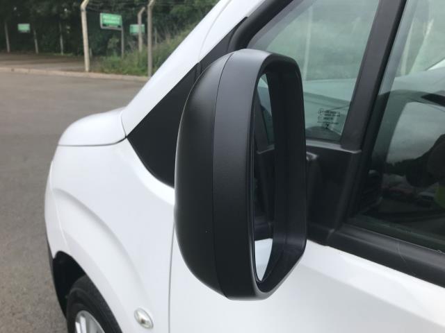 2021 Peugeot Partner 1000 1.5 Bluehdi 100 Professional Van (NV70OHF) Image 15
