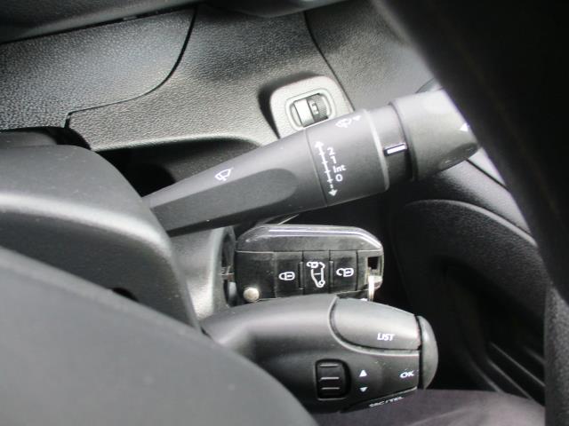 2021 Peugeot Partner 1000 1.5 Bluehdi 100 Professional Van (NV70OJG) Image 17