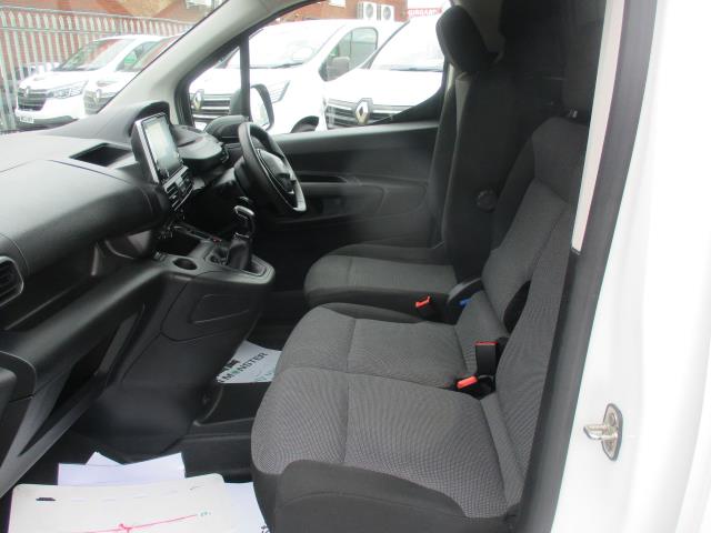 2021 Peugeot Partner 1000 1.5 Bluehdi 100 Professional Van (NV70OJG) Image 24