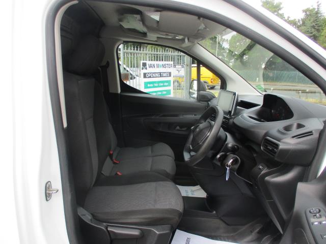 2021 Peugeot Partner 1000 1.5 Bluehdi 100 Professional Van (NV70OJG) Image 12