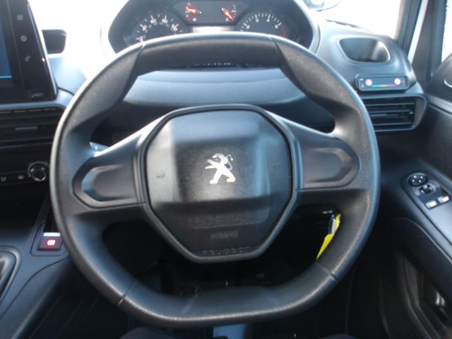 2021 Peugeot Partner 1000 1.5 Bluehdi 100 Professional Van (NV70OKL) Image 23