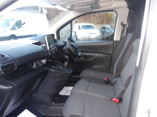 2021 Peugeot Partner 1000 1.5 Bluehdi 100 Professional Van (NV70OKL) Image 13