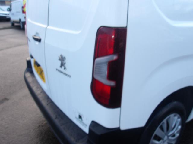 2021 Peugeot Partner 1000 1.5 Bluehdi 100 Professional Van (NV70OKL) Image 12