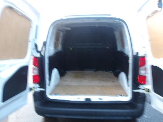 2021 Peugeot Partner 1000 1.5 Bluehdi 100 Professional Van (NV70OKL) Image 16