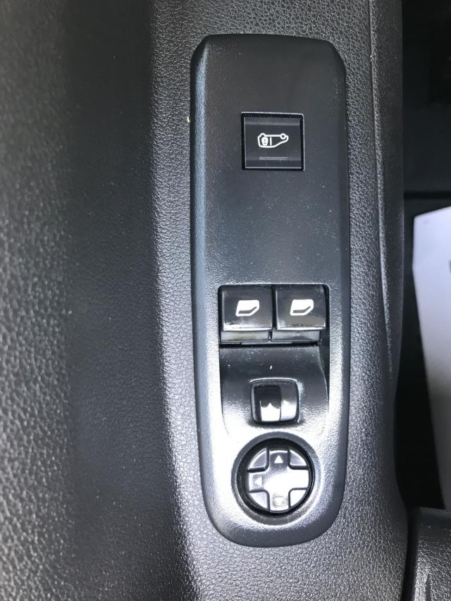 2021 Peugeot Partner 1000 1.5 Bluehdi 100 Professional Van (NV70OKO) Image 27