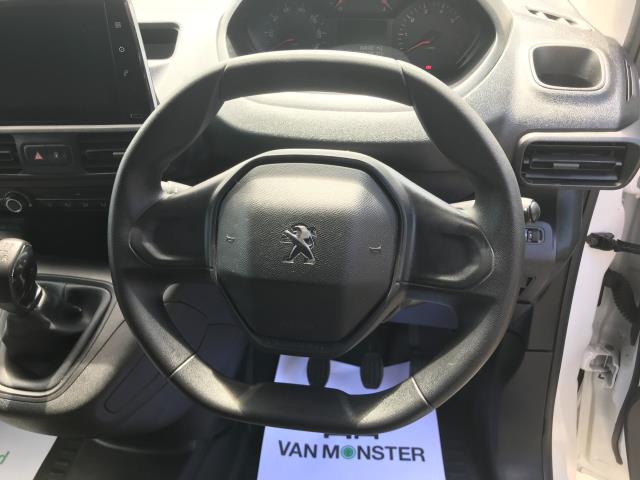 2021 Peugeot Partner 1000 1.5 Bluehdi 100 Professional Van (NV70OKO) Image 20