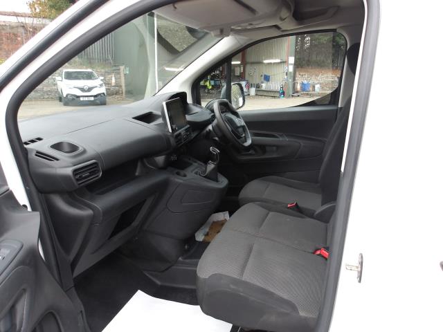 2021 Peugeot Partner 1000 1.5 Bluehdi 100 Professional Van (NV70OYZ) Image 18