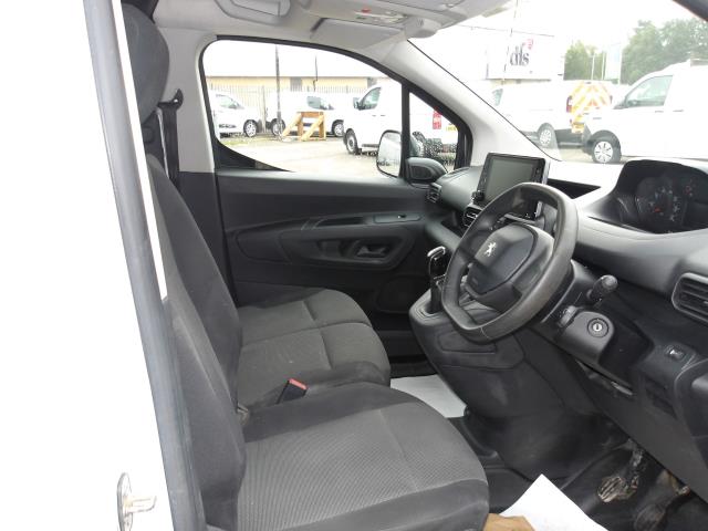 2021 Peugeot Partner 1000 1.5 Bluehdi 100 Professional Van (NV70OYZ) Image 20