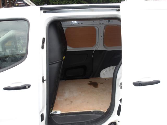 2021 Peugeot Partner 1000 1.5 Bluehdi 100 Professional Van (NV70OYZ) Image 16