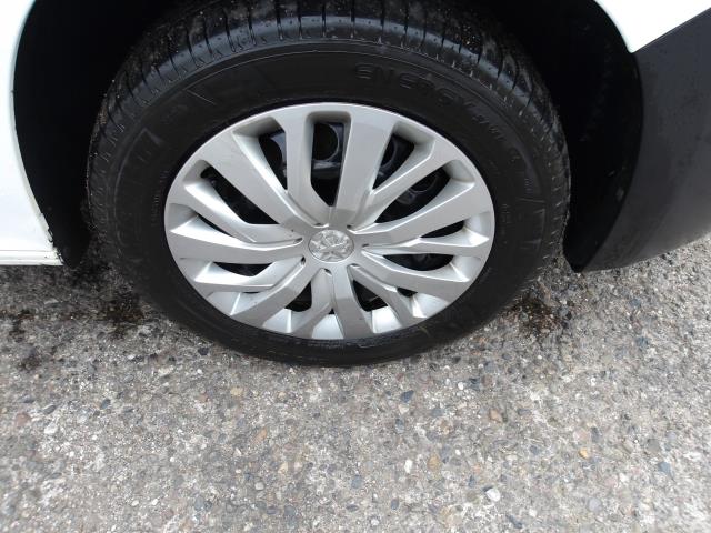 2021 Peugeot Partner 1000 1.5 Bluehdi 100 Professional Van (NV70OYZ) Image 12