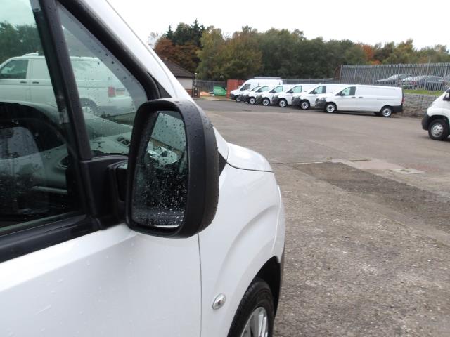 2021 Peugeot Partner 1000 1.5 Bluehdi 100 Professional Van (NV70OYZ) Image 14