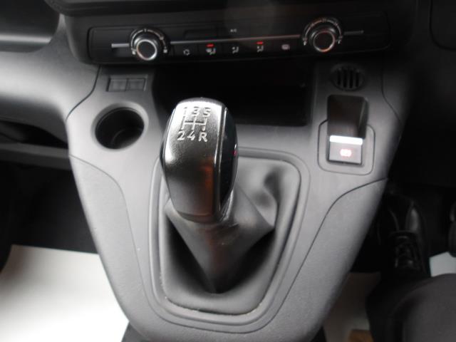 2021 Peugeot Partner 1000 1.5 Bluehdi 100 Professional Van (NV70OYZ) Image 30