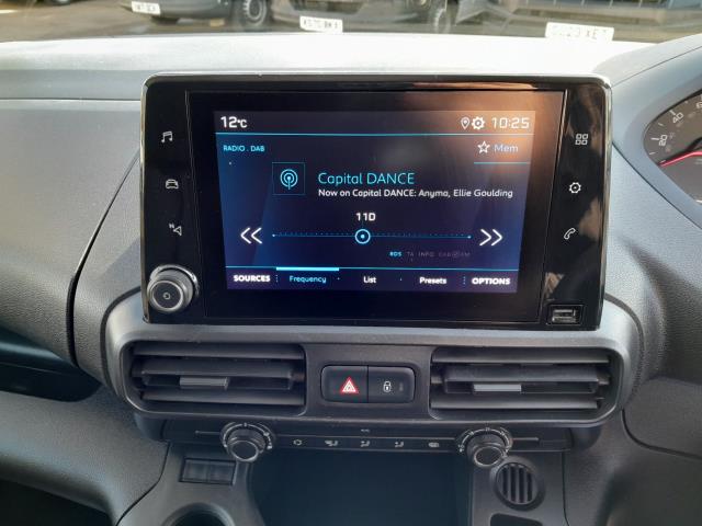 2021 Peugeot Partner 1000 1.5 Bluehdi 100 Professional Van (NV70OZG) Image 18