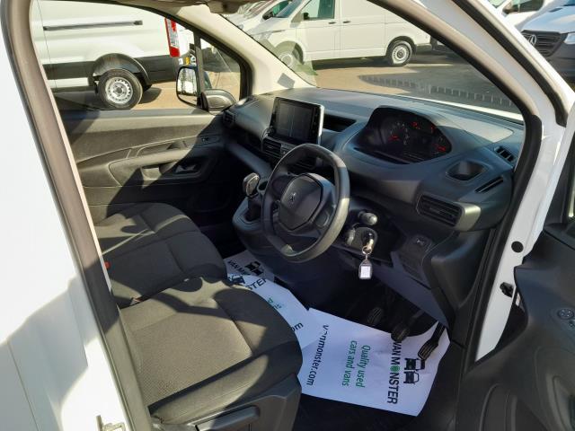 2021 Peugeot Partner 1000 1.5 Bluehdi 100 Professional Van (NV70OZG) Image 14