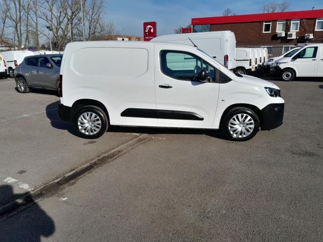 2021 Peugeot Partner 1000 1.5 Bluehdi 100 Professional Van (NV70OZG) Image 3