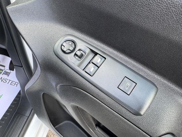 2021 Peugeot Partner 1000 1.5 Bluehdi 100 Professional Van EURO 6 (NV70PMU) Image 19
