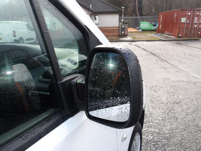 2021 Peugeot Partner 1000 1.5 Bluehdi 100 Professional Van (NV70PMX) Image 10