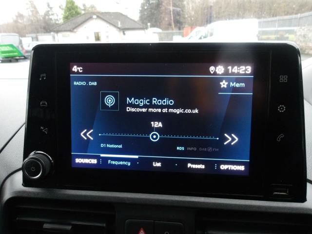 2021 Peugeot Partner 1000 1.5 Bluehdi 100 Professional Van (NV70PNK) Image 24