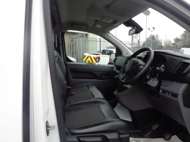 2021 Peugeot Expert 1400 2.0 Bluehdi 120 Professional Van (NV70RMO) Image 16