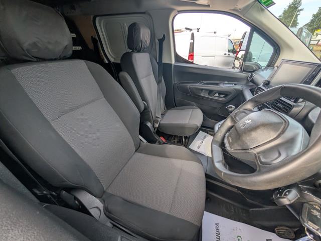 2021 Peugeot Partner 850 1.5 Bluehdi 100 Professional Crew Van (NV70SLU) Image 18