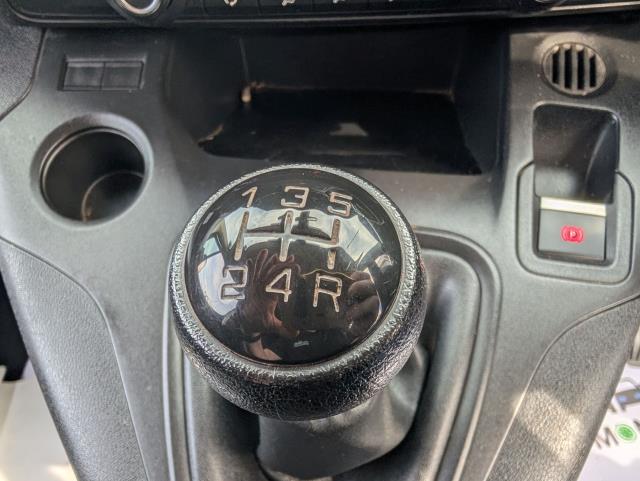 2021 Peugeot Partner 850 1.5 Bluehdi 100 Professional Crew Van (NV70SLU) Image 26