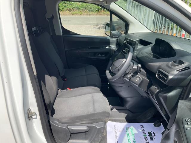 2021 Peugeot Partner 1000 1.5 Bluehdi 100 Grip Van (NV70SWY) Image 16