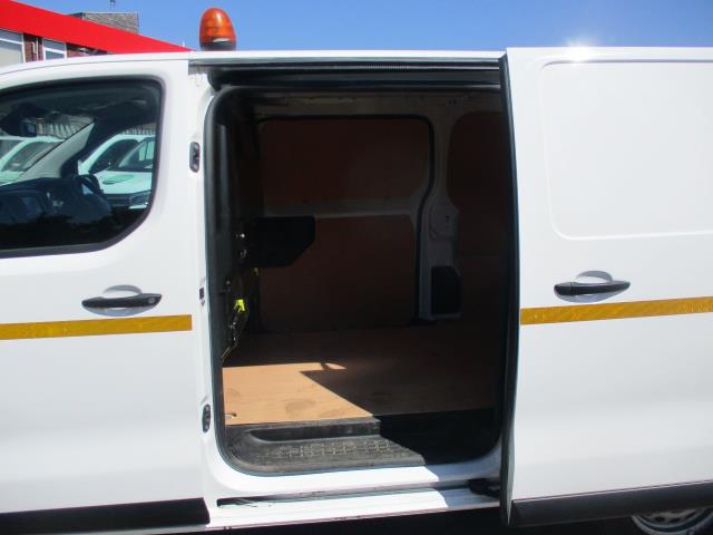 2021 Peugeot Expert 1400 2.0 Bluehdi 120 Professional Van (NV70TBZ) Image 27