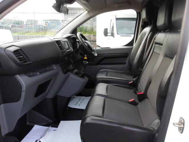 2021 Peugeot Expert 1400 2.0 Bluehdi 120 Professional Van (NV70TCZ) Image 16