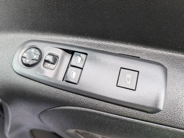 2021 Peugeot Partner 1000 1.5 Bluehdi 100 Professional Van *TV* (NV70TRZ) Image 16