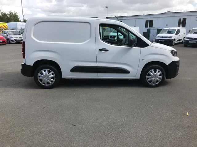 2021 Peugeot Partner 1000 1.5 Bluehdi 100 Professional Van (NV70TXY) Image 12