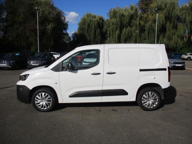 2021 Peugeot Partner 1000 1.5 Bluehdi 100 Professional Van (NV70TYC) Image 8