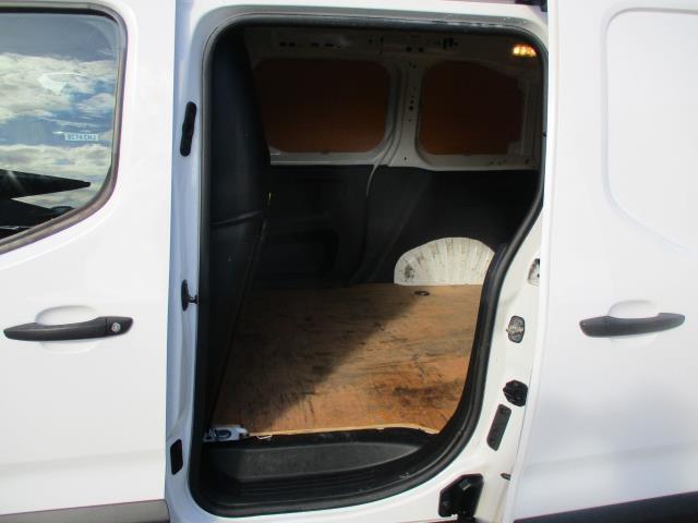 2021 Peugeot Partner 1000 1.5 Bluehdi 100 Professional Van (NV70TYC) Image 27