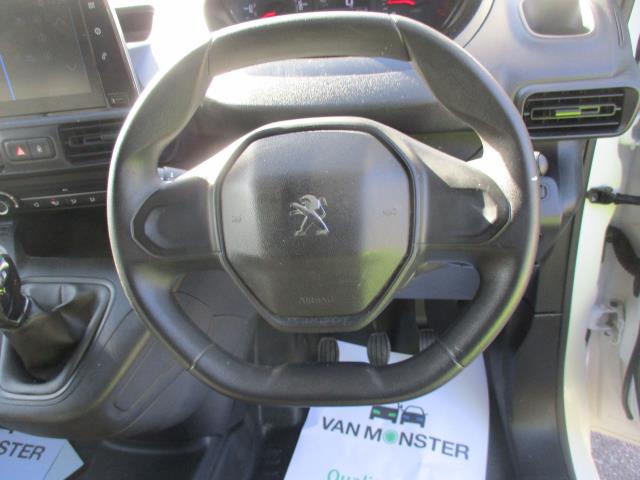 2021 Peugeot Partner 1000 1.5 Bluehdi 100 Professional Van (NV70TYC) Image 16