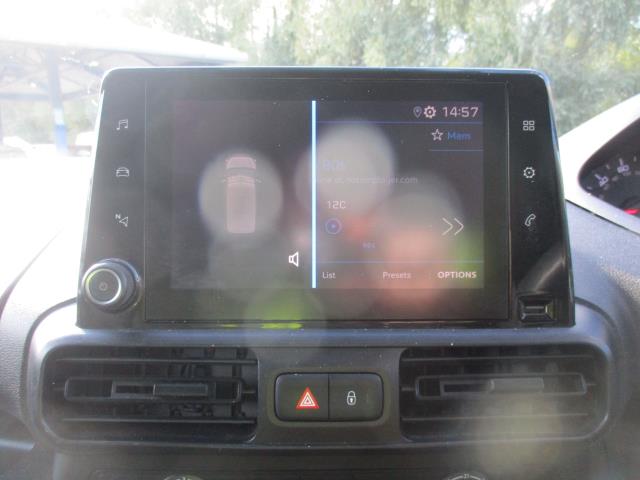 2021 Peugeot Partner 1000 1.5 Bluehdi 100 Professional Van (NV70TYC) Image 22