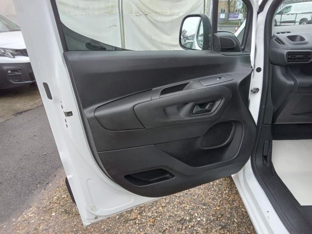 2021 Peugeot Partner 850 1.5 Bluehdi 100 Professional Crew Van *SPEED LIMITER 70 MPH* (NV70UJA) Image 18